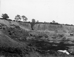 image1_Doultons_ClayHole_1926.JPG