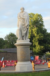 7_The-Ealr-of-Dudley-Statue.jpg